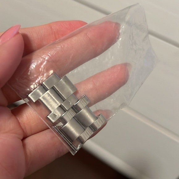 Michael Kors Women's MK5753 Everest Stainless Steel Watch *Used* - Picture 6 of 6